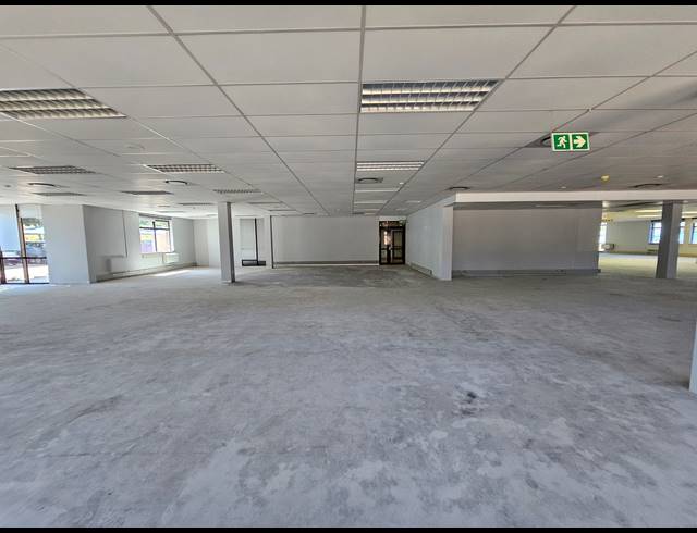 1,023M² OFFICE TO LET IN PLATTEKLOOF
